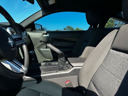 Used 2005 Ford Mustang Coupe image 66