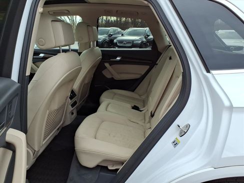 Used 2018 Audi Q5 2.0T Premium Plus w/ Premium Plus Package image 12