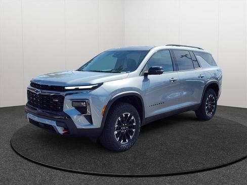New 2026 Chevrolet Traverse Z71 w/ Driver Confidence Package AWD/4WD image 3
