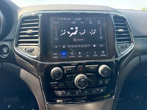Used 2022 Jeep Grand Cherokee Laredo X AWD/4WD image 14