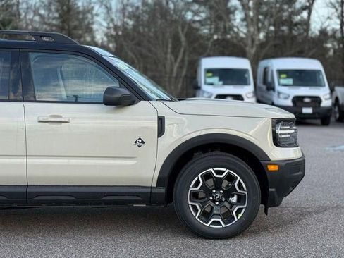 New 2025 Ford Bronco Sport Outer Banks image 2