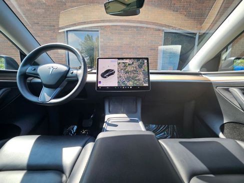 Used 2023 Tesla Model Y Long Range AWD/4WD image 40