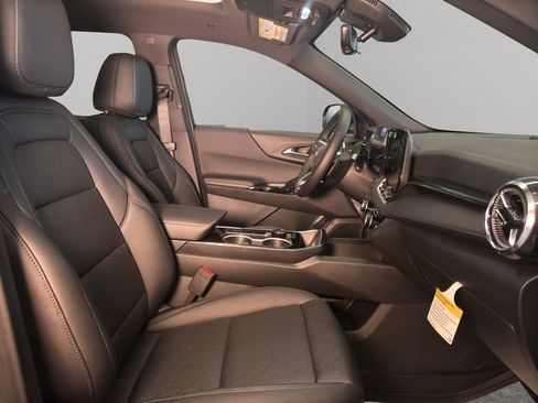 New 2026 Chevrolet Equinox LT w/ Convenience Package II image 17
