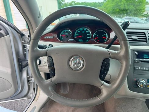 Used 2009 Buick Lucerne CXL FWD image 24