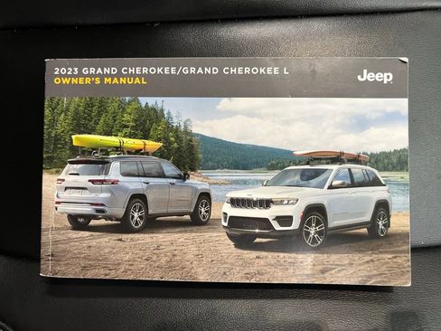 Used 2023 Jeep Grand Cherokee 4WD 4xe image 29