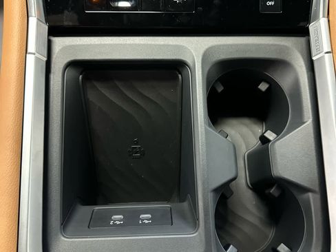 New 2025 Nissan Armada SL w/ Captain's Chari Seat Package image 17