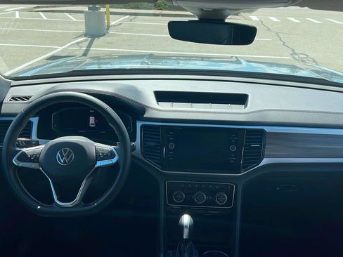Used 2023 Volkswagen Atlas SEL AWD/4WD image 22