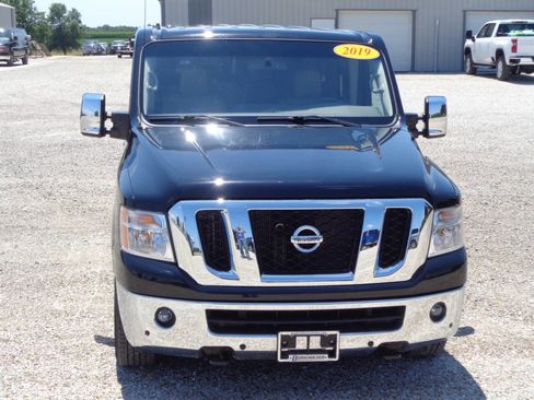 Used 2019 Nissan NV 3500 SL image 4