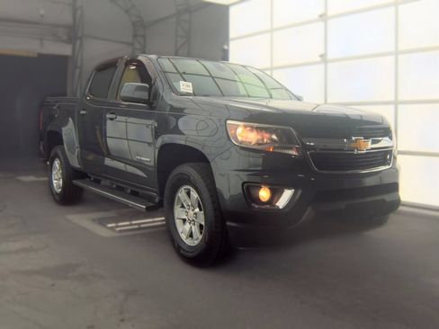 Used 2017 Chevrolet Colorado W/T w/ WT Convenience Package RWD image 3