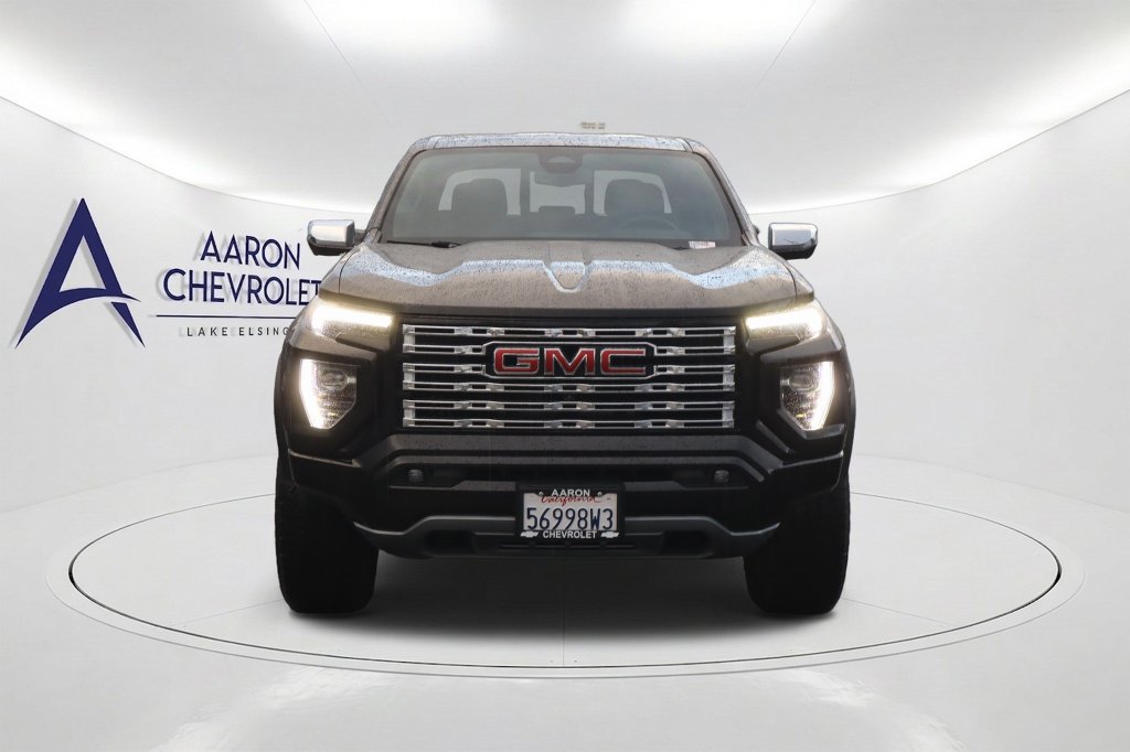 Used 2023 GMC Canyon Denali w/ Denali Black Edition AWD/4WD image 2