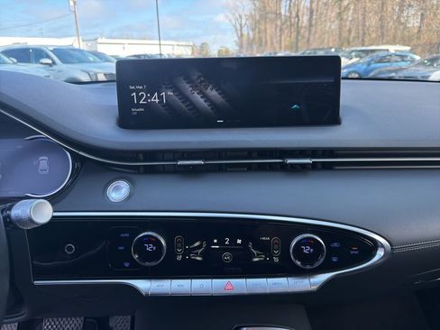 Used 2025 Genesis GV70 2.5T image 18