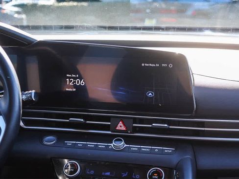 Certified 2023 Hyundai Elantra SEL w/ Convenience Package image 17