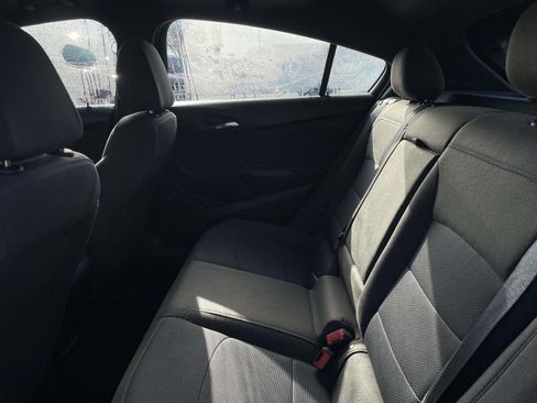 Used 2018 Chevrolet Cruze LT w/ Sun And Sound Package image 18