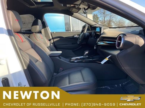 New 2026 Chevrolet Trax RS w/ Sunroof Package FWD image 26