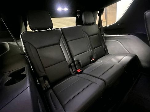 Used 2025 GMC Yukon Denali w/ Denali Reserve Package RWD image 23