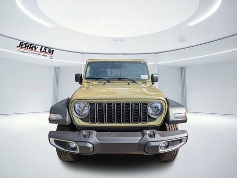 New 2026 Jeep Gladiator Sport AWD/4WD image 7