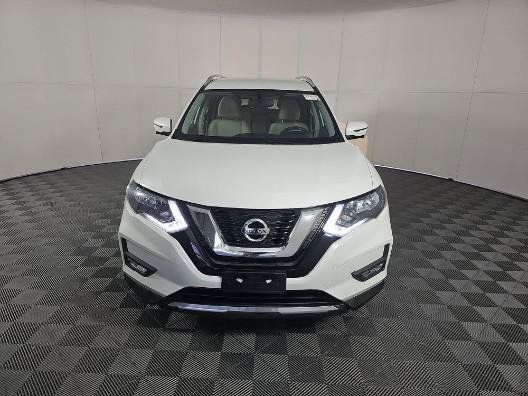 Used 2017 Nissan Rogue SV w/ SV Premium Package AWD/4WD image 2