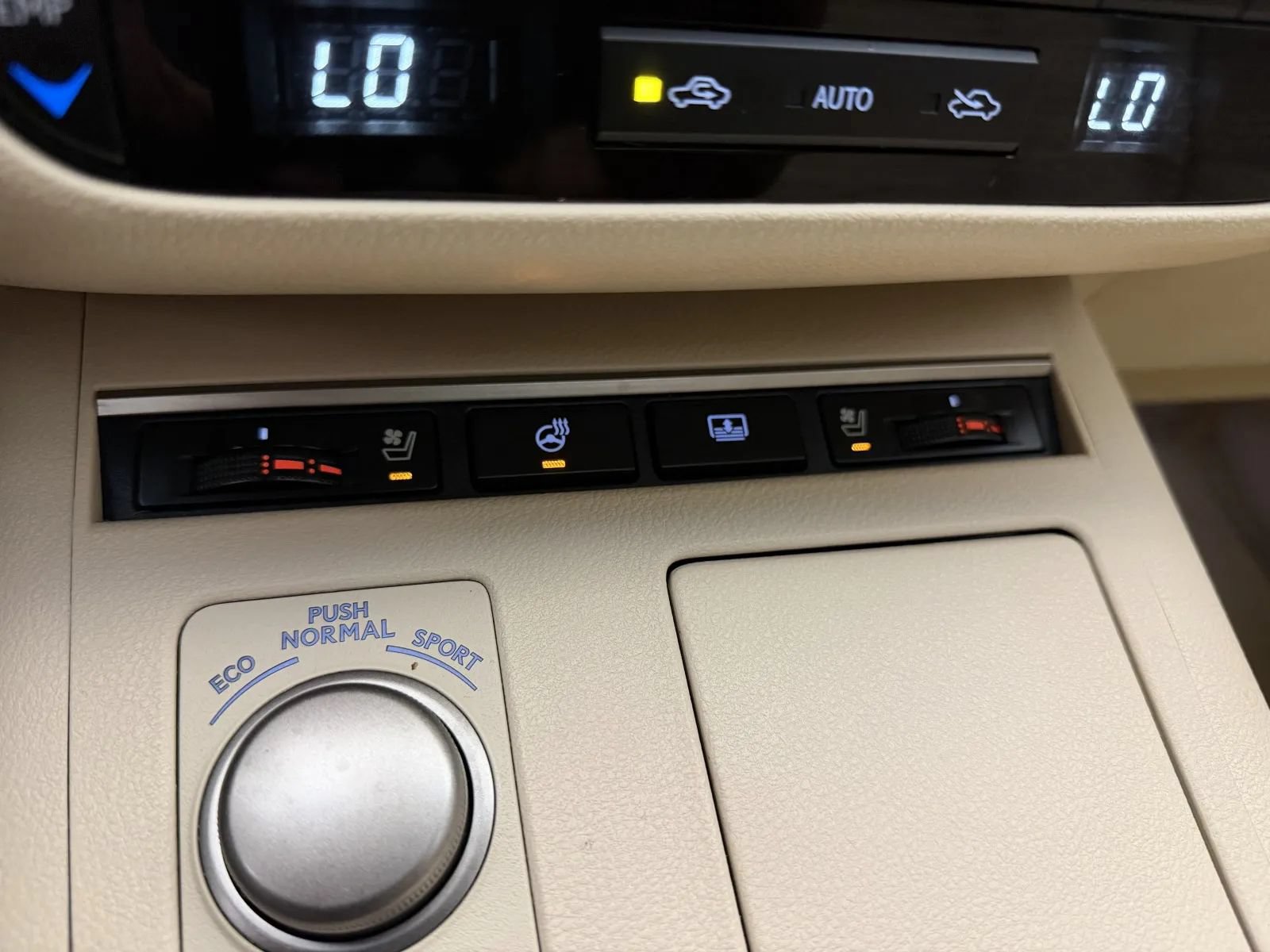 Used 2015 Lexus ES 350 w/ Luxury Package FWD image 25