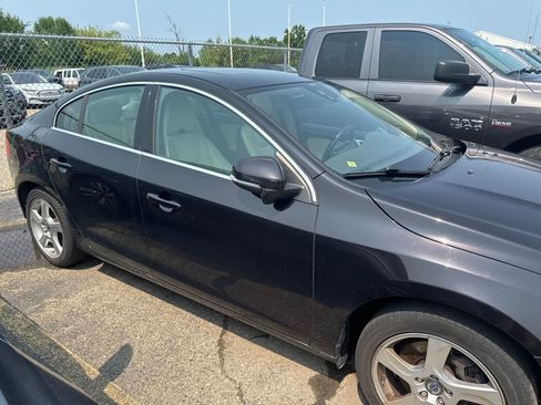Used 2013 Volvo S60 T5 FWD image 26