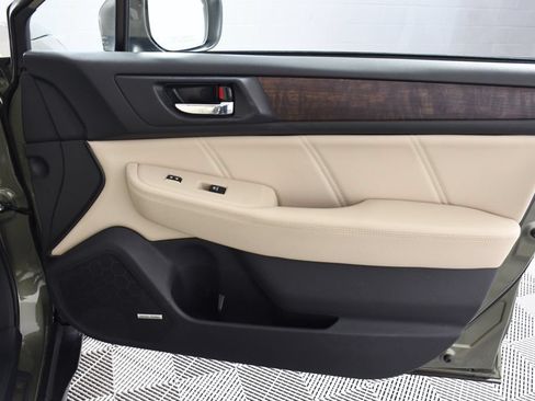 Used 2019 Subaru Outback 2.5i Limited w/ Popular Package #2 AWD/4WD image 18