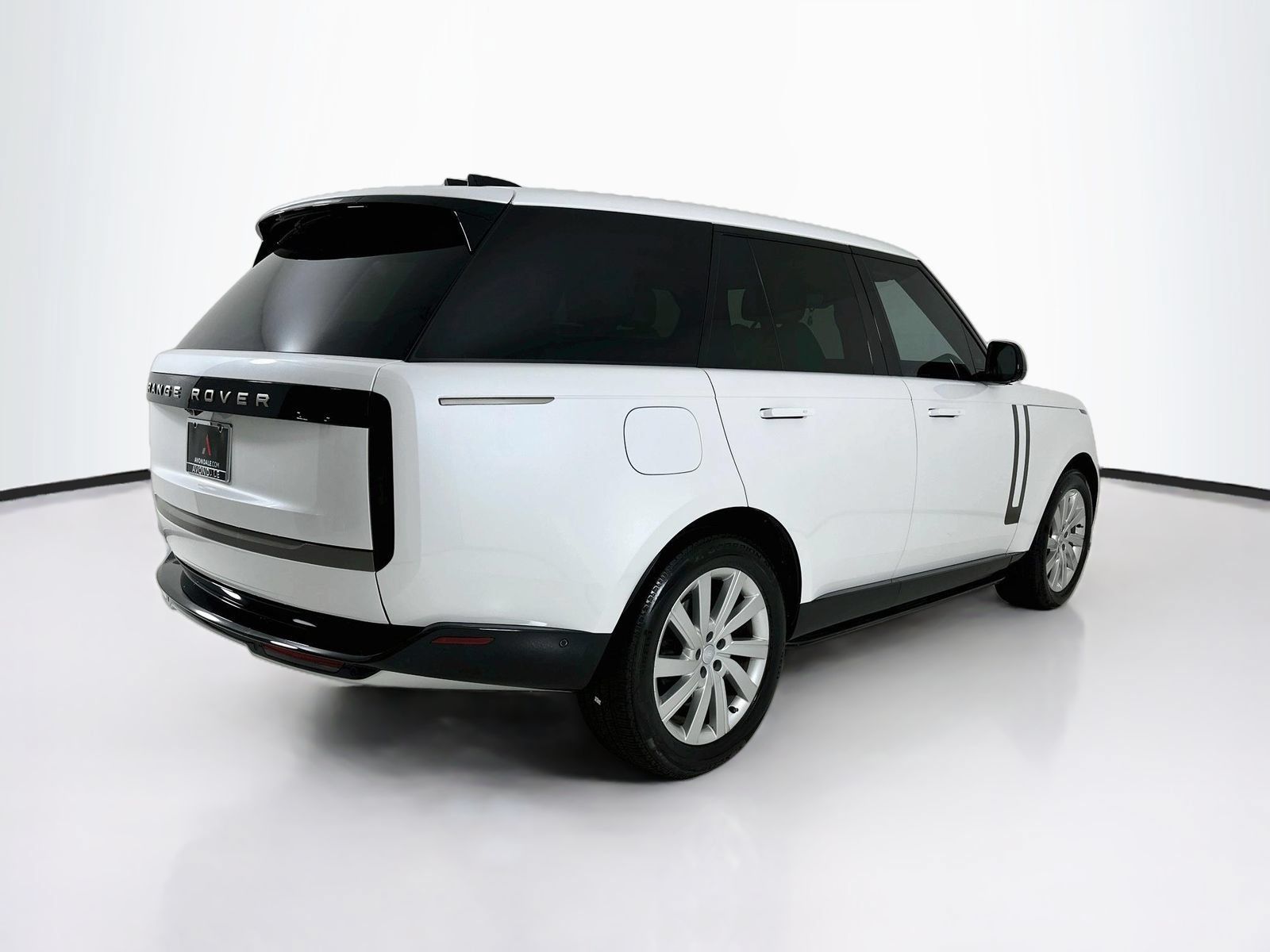 Used 2025 Land Rover Range Rover SE AWD/4WD image 8