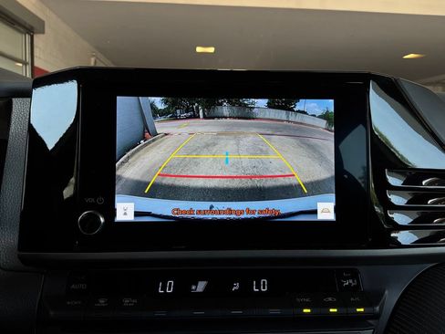 Used 2026 Toyota Camry SE FWD image 31