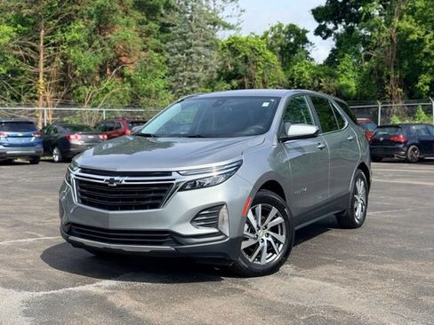 Used 2023 Chevrolet Equinox LT FWD image 2