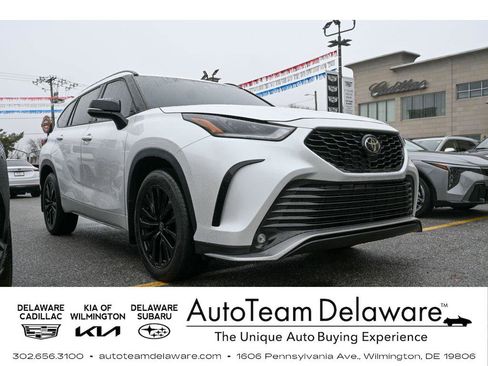 Used 2024 Toyota Highlander XSE image 1