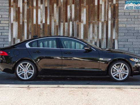Used 2017 Jaguar XE Prestige AWD/4WD image 8