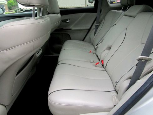 Used 2012 Toyota Venza Limited w/ Tow Pkg AWD/4WD image 15