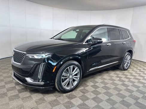 Used 2022 Cadillac XT6 Premium Luxury w/ Technology Package image 7