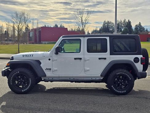 Used 2020 Jeep Wrangler Unlimited Sport AWD/4WD image 2