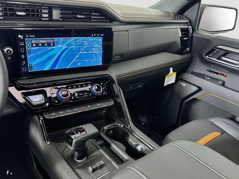 New 2026 GMC Sierra 1500 AT4 w/ AT4 Premium Package AWD/4WD image 24