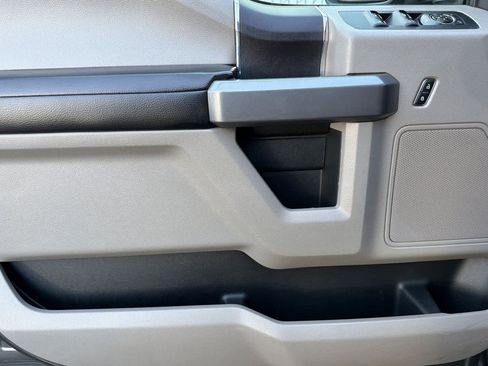 Used 2015 Ford F150 XLT image 14