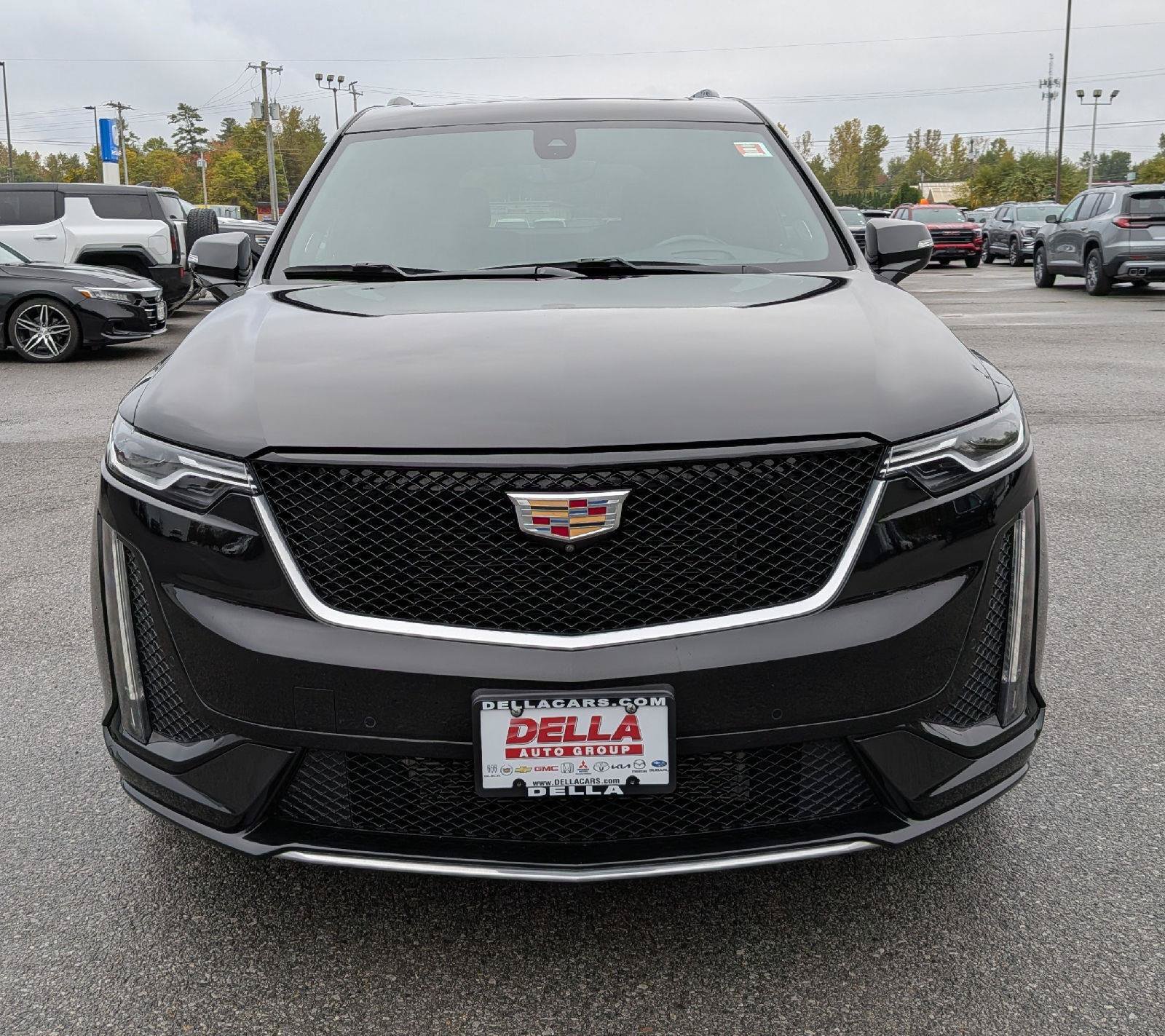 Used 2024 Cadillac XT6 Sport w/ Technology Package AWD/4WD image 2