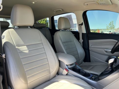 Used 2016 Ford Escape SE w/ SE Leather Comfort Package AWD/4WD image 17