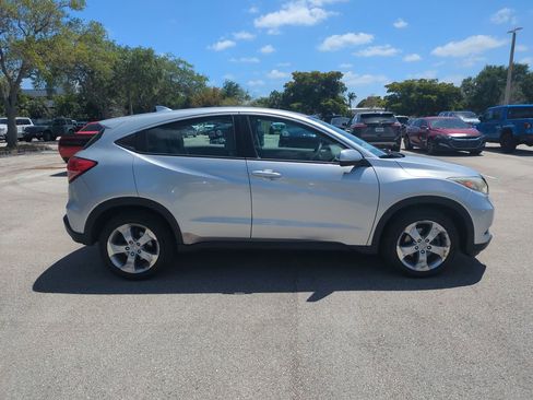 Used 2016 Honda HR-V LX image 5