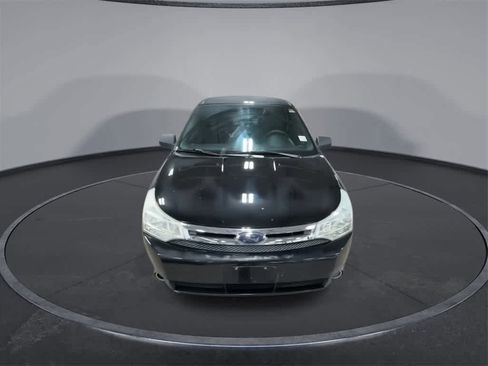 Used 2010 Ford Focus SE image 3