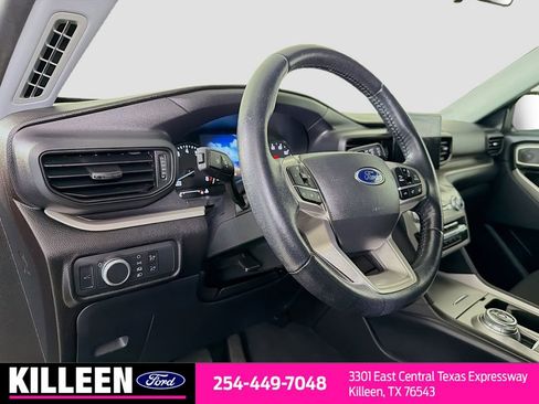 Used 2022 Ford Explorer XLT image 10