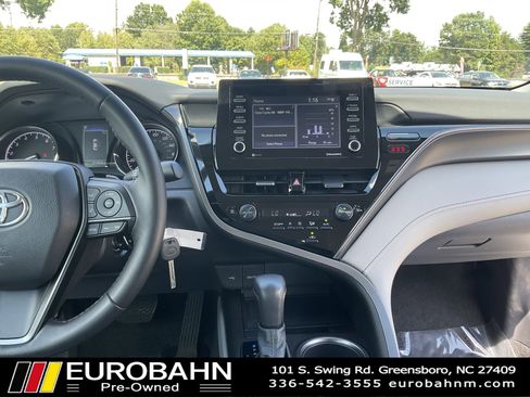 Used 2022 Toyota Camry SE image 14