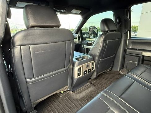 Used 2022 Ford F250 Lariat w/ Lariat Ultimate Package AWD/4WD image 9
