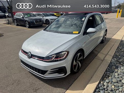 Used 2019 Volkswagen Golf 4-Door FWD image 6