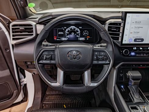 Used 2025 Toyota Tundra Limited AWD/4WD image 15