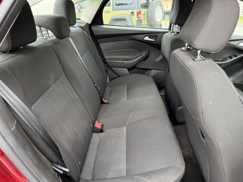 Used 2017 Ford Focus SE image 25