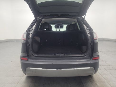Used 2019 Jeep Cherokee Limited FWD image 29