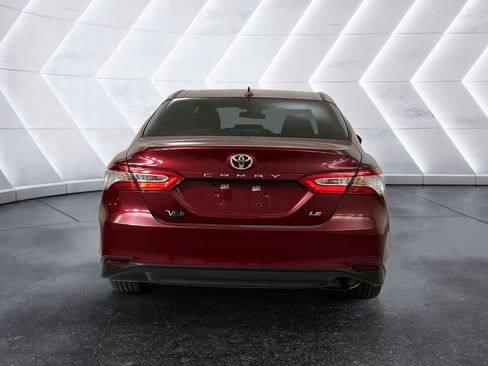 Used 2020 Toyota Camry LE FWD image 5