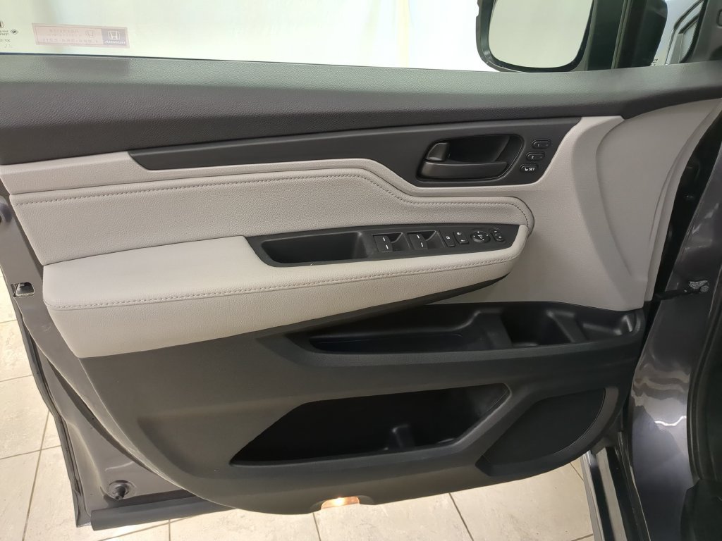 Used 2018 Honda Odyssey Touring image 16
