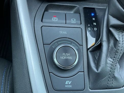 Used 2022 Toyota RAV4 SE w/ Convenience Package AWD/4WD image 28