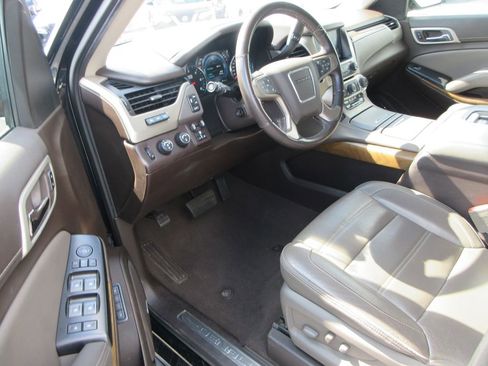 Used 2020 GMC Yukon XL Denali image 14