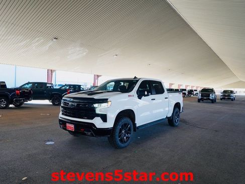 Used 2022 Chevrolet Silverado 1500 LT Trail Boss w/ LT Trail Boss Premium Package image 3